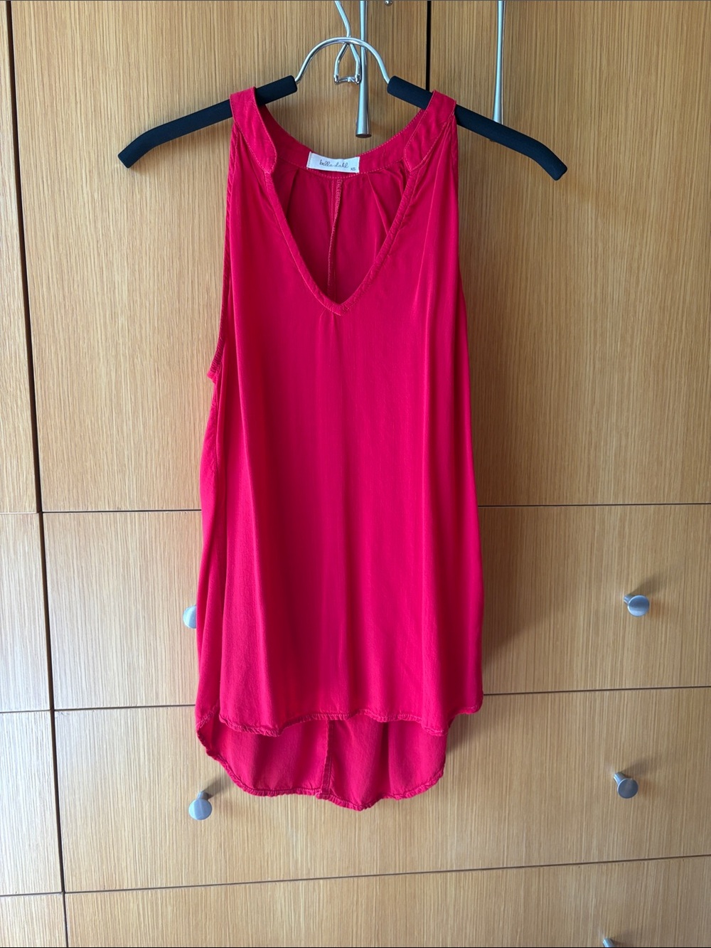 Bella Dahl Red Sleeveless V-Neck High-Low Tank